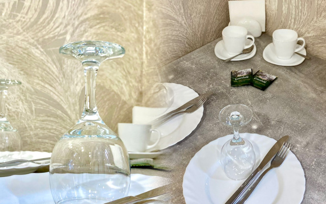 Gostinichno-Restorannyij Kompleks Veterok Hotel