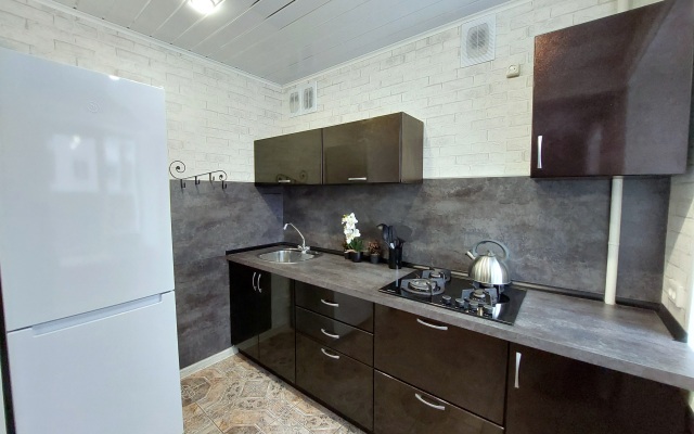 Yevrodvushka V Tsentpe Yaroslavlya Flat