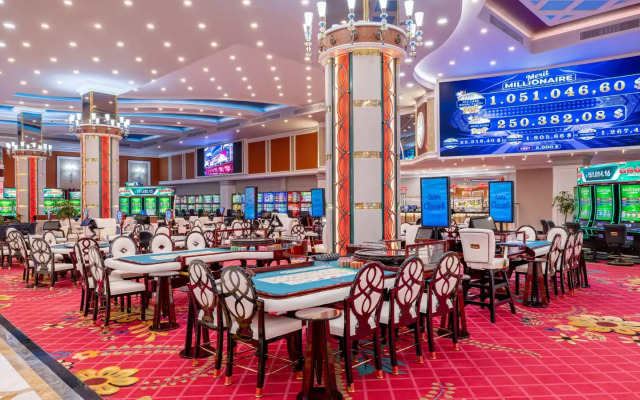 Merit Royal Gardens Hotel & Casino