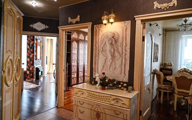 Na Zapototskogo, 12 Flat