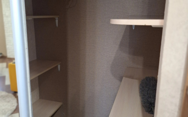 Квартира Двухкомнатная Около Мегагринна