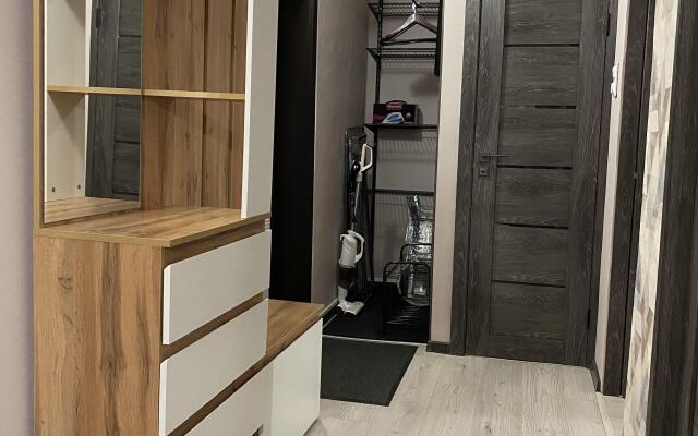 Квартира 2-комнатная на академика Байкова 11-2