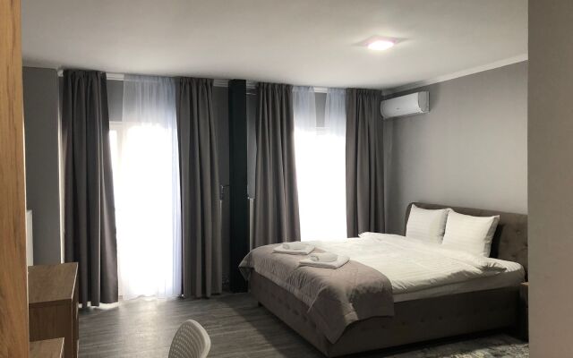 Port Hotel