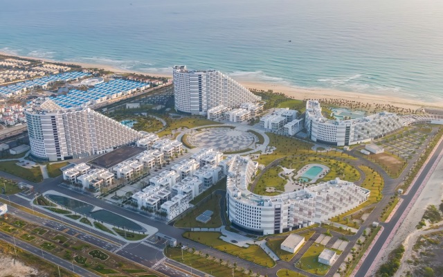 The Empyrean Cam Ranh Beach Resort Hotel