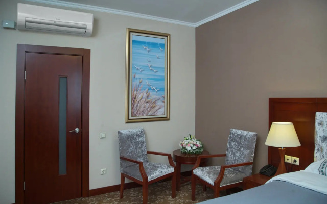 Grand Voyage Hotel