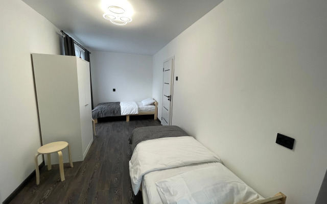 Квартира 4-х комнатная на 10-х у пляжа с озером