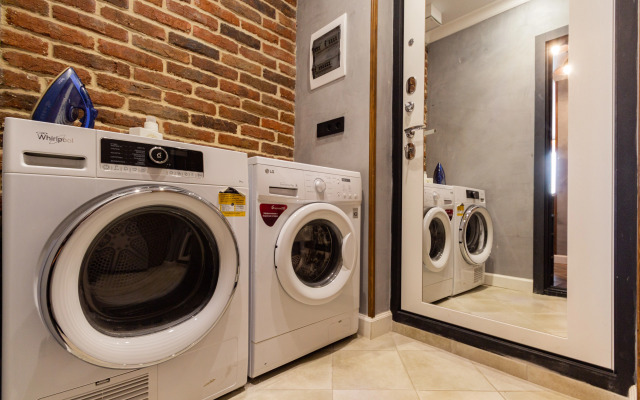 Avtorskie s sezonnym bassejnom i zonoj barbekyu Apartment