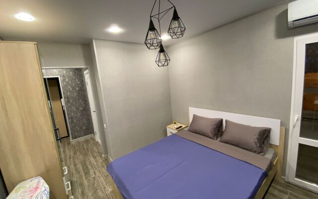 Na Ulitse Aleksandra Polina 1 Apartments