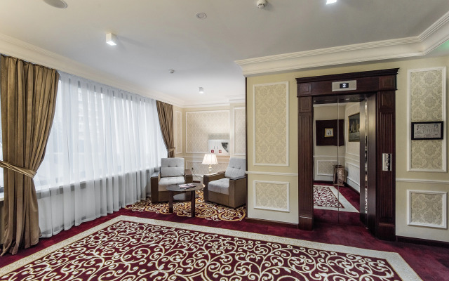 Huayue Mansion Hotel