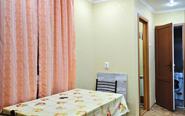 Flat na Vlasova 23