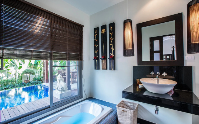 Buton 3 BR, Private Pool, Nai Harn Beach Villa