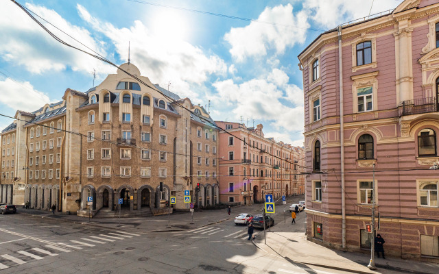 Апартаменты Six