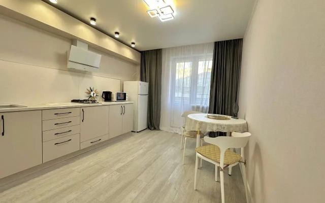 Ryadom S Readovskim Parkom Flat