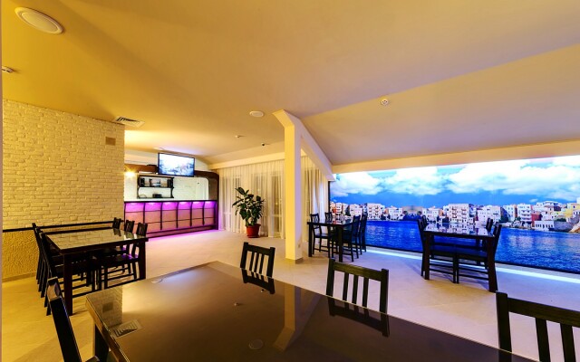 Salvadore Holiday Hotel & Aqua-zone Hotel