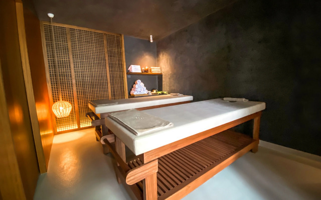 Pilos Suites Hotel