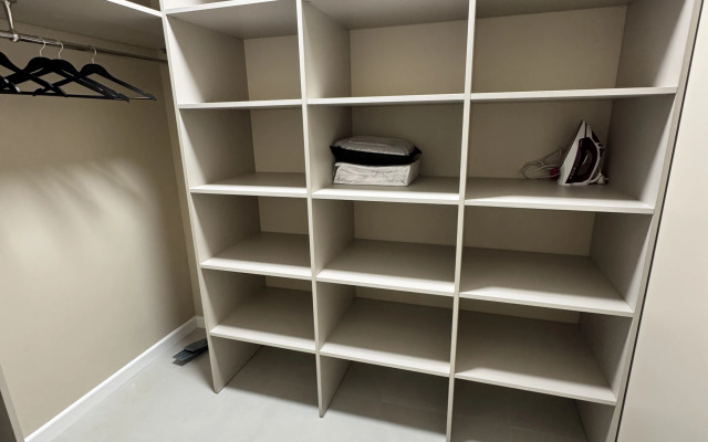 Uyutnaya Novaya S Shikarnym Raspolozheniem Flat