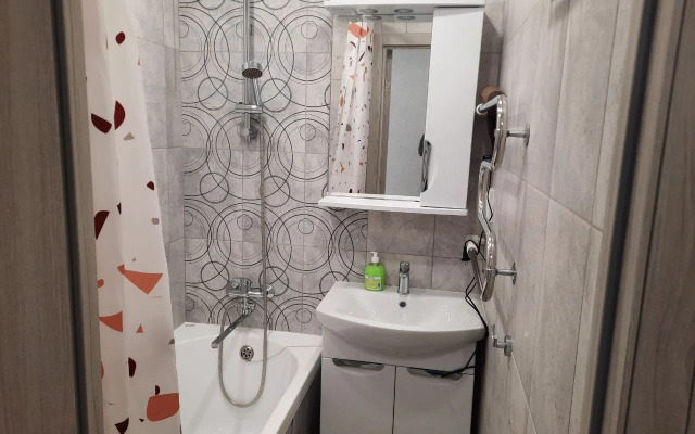 V Tsentre Goroda "9 Aprelya" Flat
