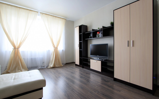 Metro Akademicheskaya Flat