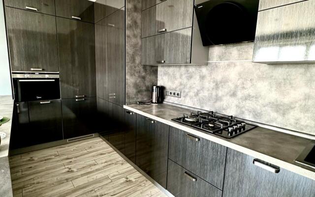 Апартаменты с видом на ТЦ Круиз