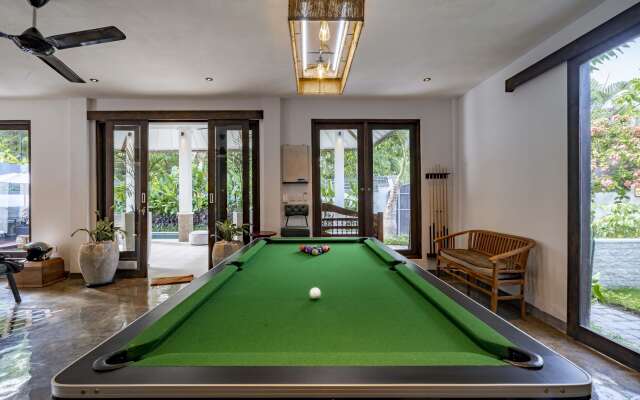 Gang Bima - Unique Retro Seminyak Private Mansion Villa