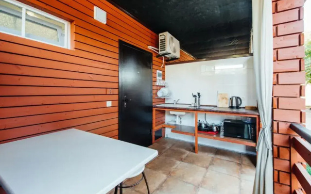 Peak Season 2 Apartments