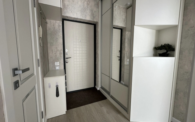 Апартаменты Светлые Уютные в ЖК Флора (256)