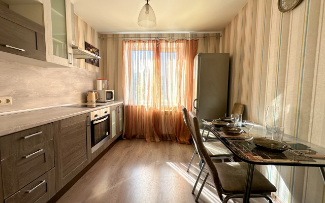 Квартира Двухкомнатная Тополиная 54