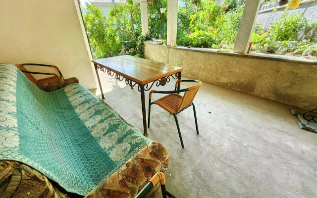 Na Izobilnoy 19V Private House