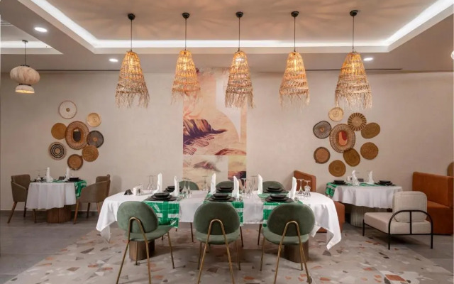 Отель Vox Maris Resort