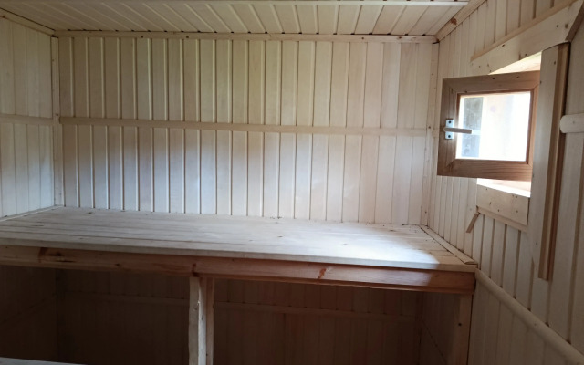 Частный дом Кипарис на поле