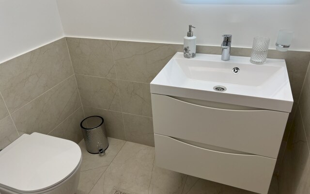 Апартаменты 312 Двухуровневые Крымская 3/4