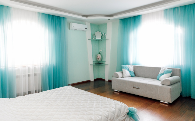 Moy god hotel