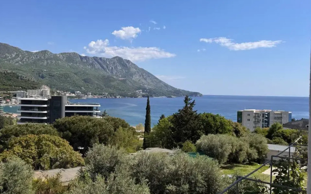 Anora Hotel