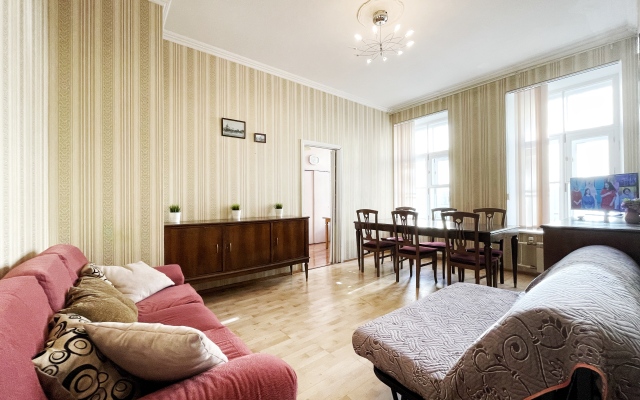 Na Mokhovoy Apartments
