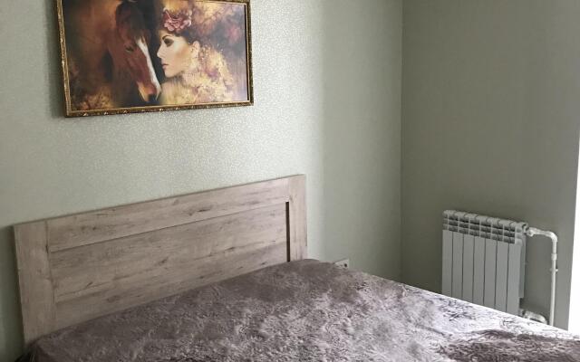 2 Komn Kvartira Tsentr Yevpatoriya Flat