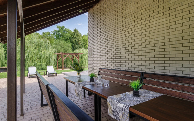 Rechnoj klub Kottedzh Loft Villa