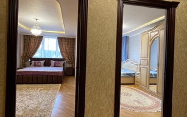 Prostornaya Kvartira V Tsentre Apartments