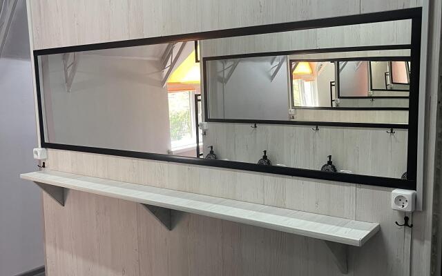 ZyobraHouse Hostel
