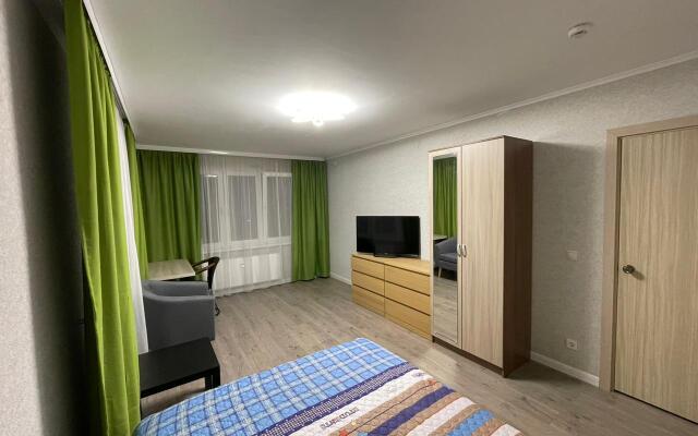 S 2 Komnatami Na 16 Etazhe Apartments