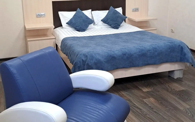 12 Futov Hotel