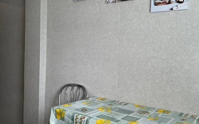 Na Shkolnoy 8a Flat