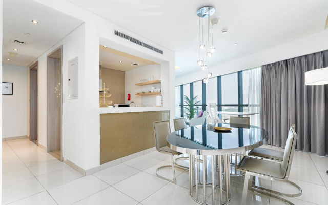GLOBALSTAY. DAMAC Tower Paramount