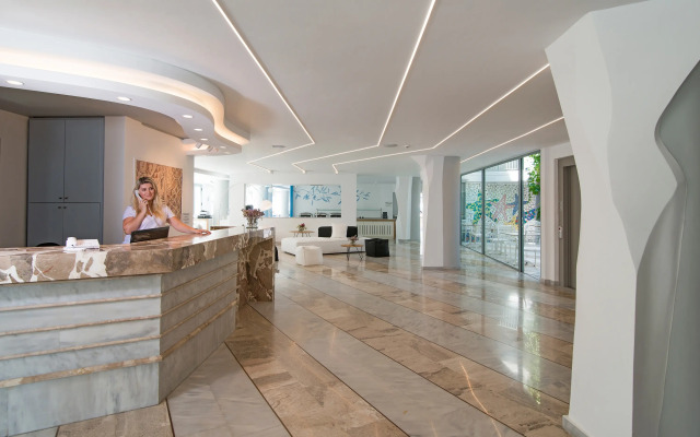 Alia Beach Hotel