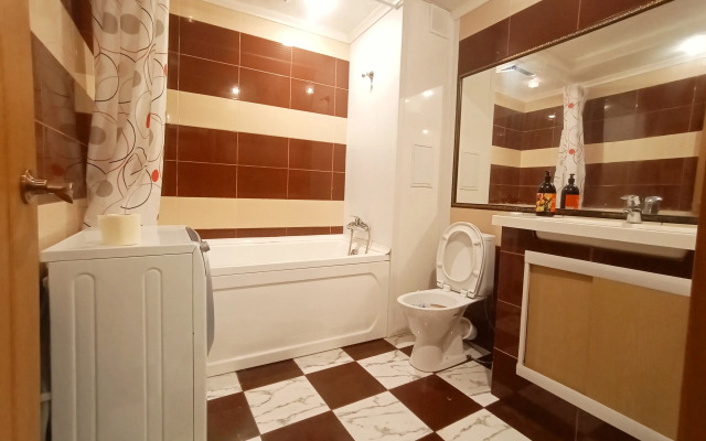 4kh Komnatnyye Bul'var Korolyova 8 Apartments