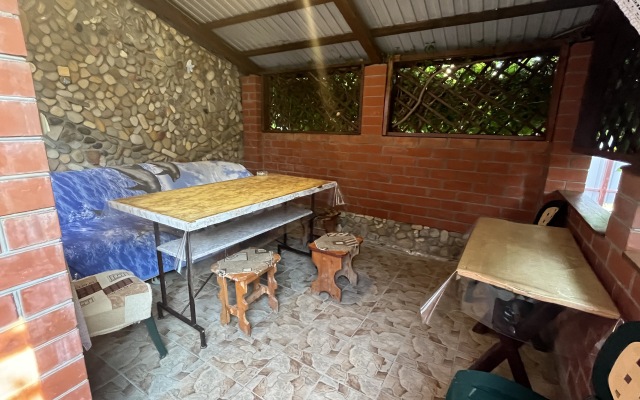 Na Shkolnoy 40 Guest House