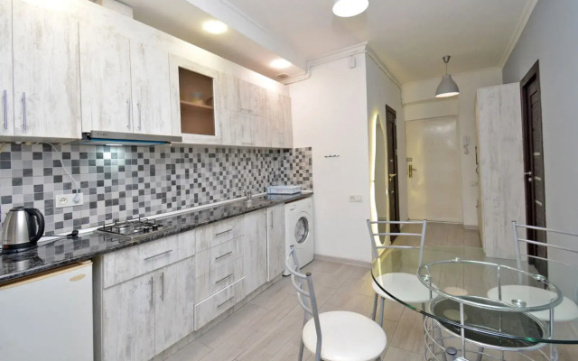 Ma154, 2-Komn. Na Pr. Mesropa Mashtotsa Flat