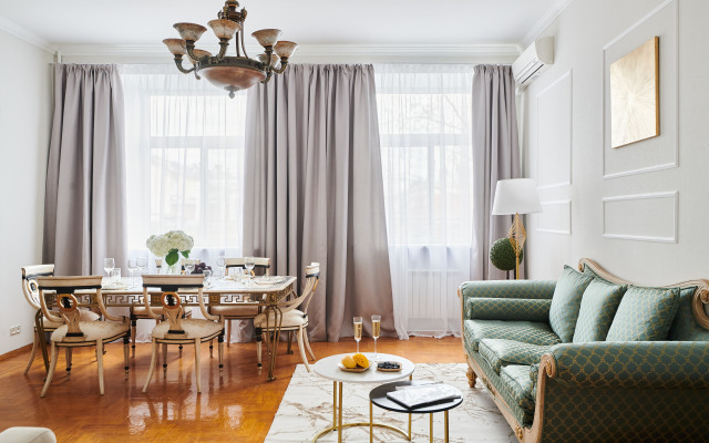 GM Trekhkomnatnye Pryamo u Krasnoj Ploshchadii Apartments