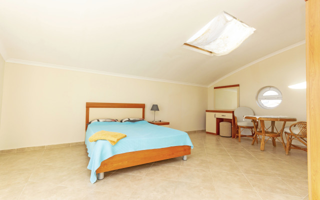 Paradise Town Villa Royal Hotel