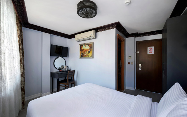 Mytra Hotel