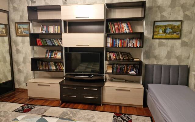 U Pushkinskogo Teatra Tsentr Flat